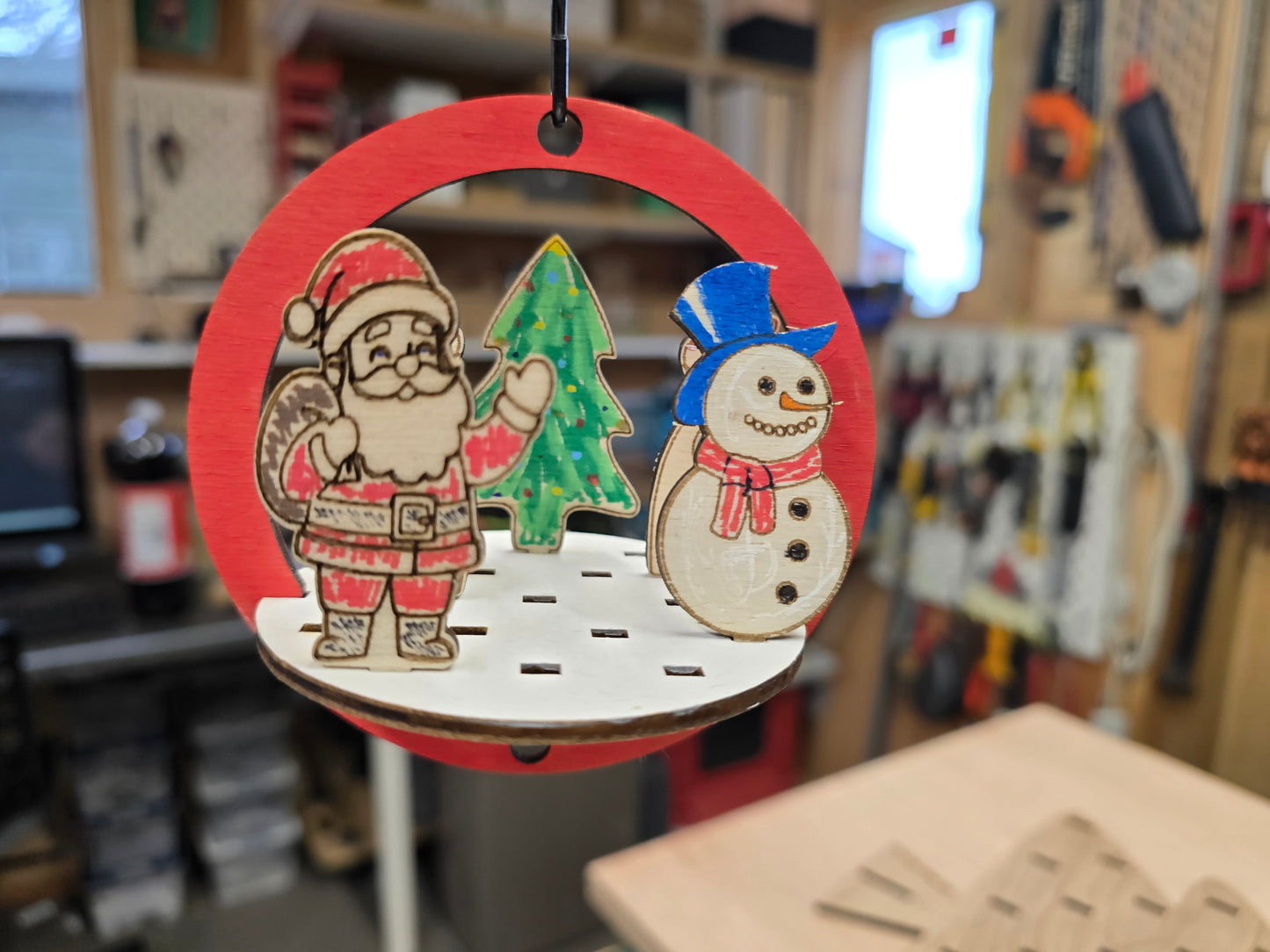 Reusable Wooden Bauble with Tree, Snowman & Reindeer – FSC Poplar Ply: Colour it yourself!