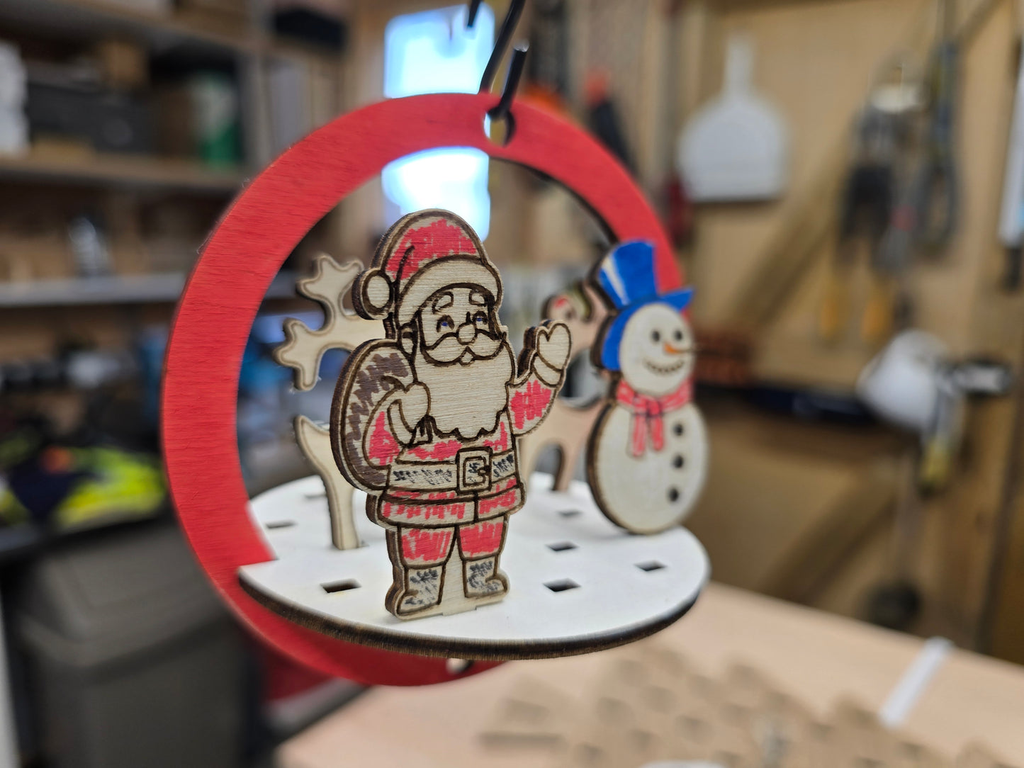 Reusable Wooden Bauble with Tree, Snowman & Reindeer – FSC Poplar Ply: Colour it yourself!